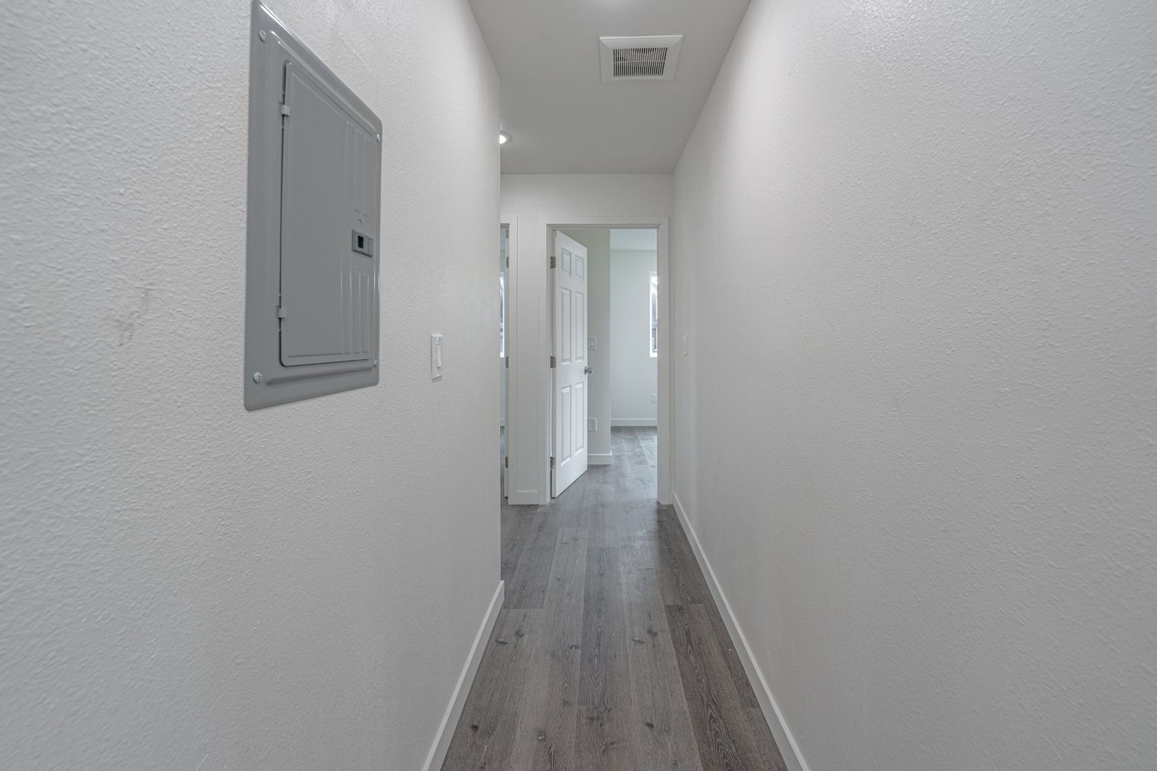 250 E 79th St - 1/2  - Los Angeles - California - 3 bed, 2 bath rental property