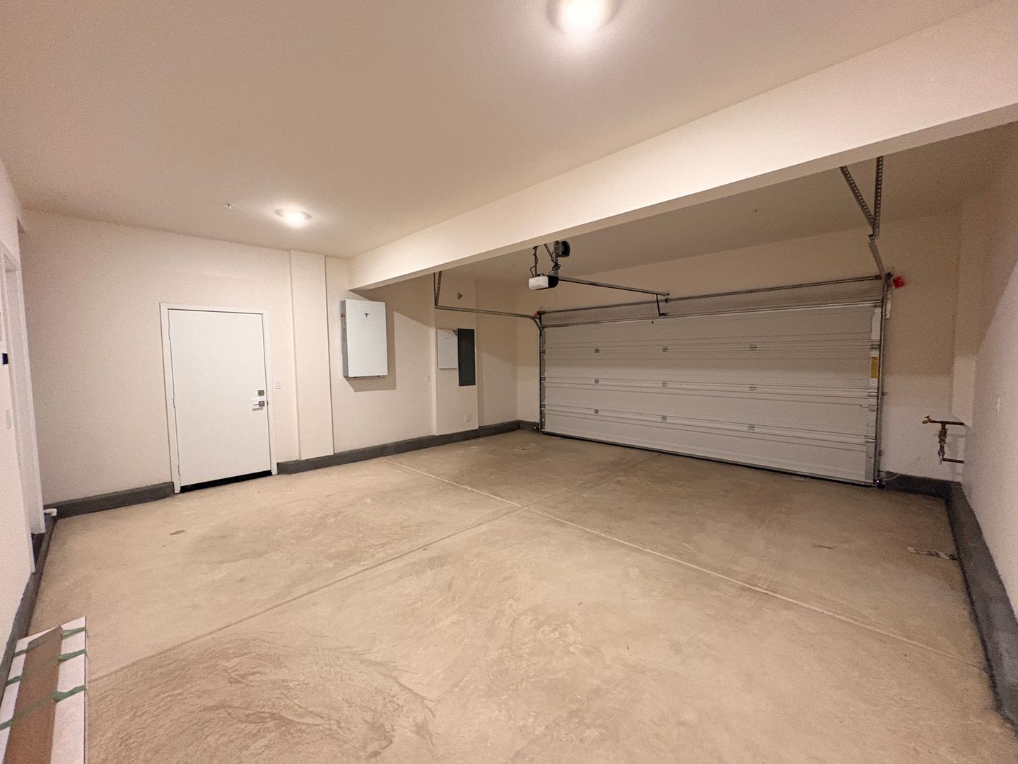 2606 E Forest Paseo - Ontario - California - 3 bed, 2.5 bath rental property