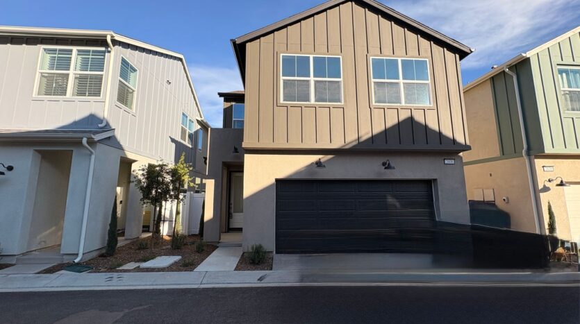 2606 E Forest Paseo - Ontario - California - 3 bed, 2.5 bath rental property