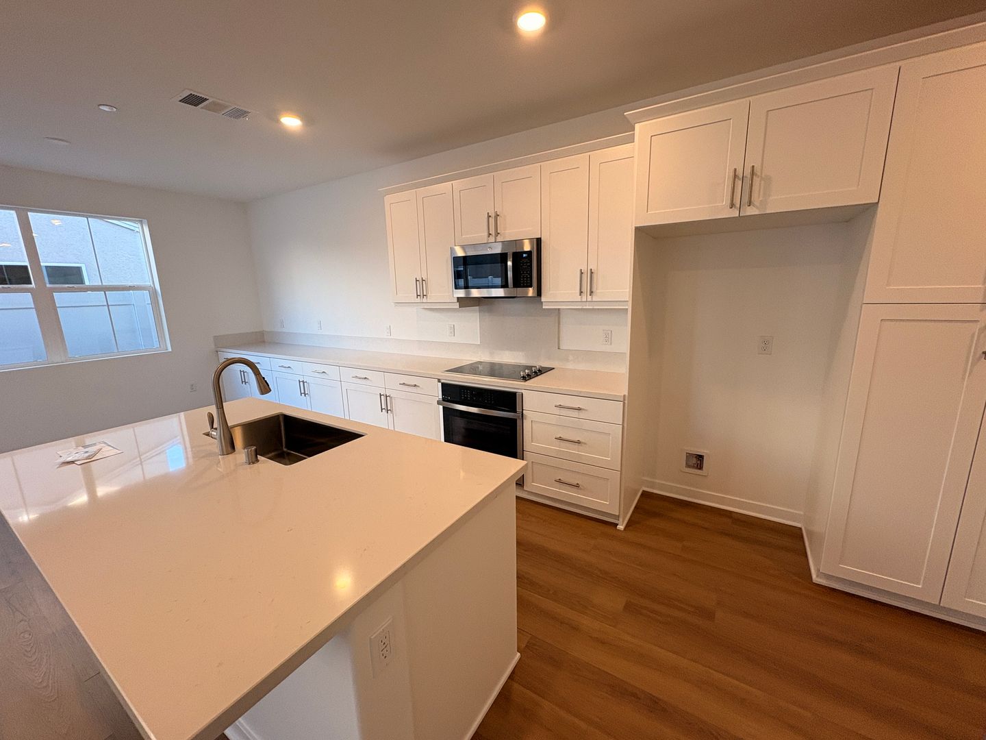 2606 E Forest Paseo - Ontario - California - 3 bed, 2.5 bath rental property