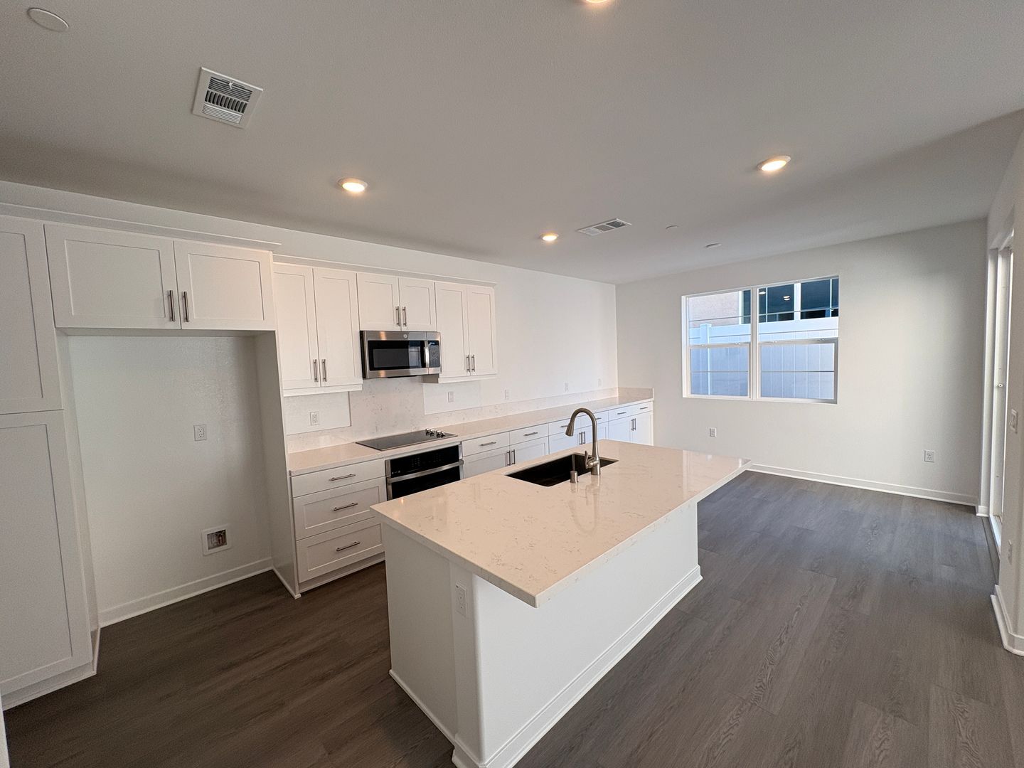 2643 E Hyde Paseo - Ontario - California - 3 bed, 2.5 bath rental property