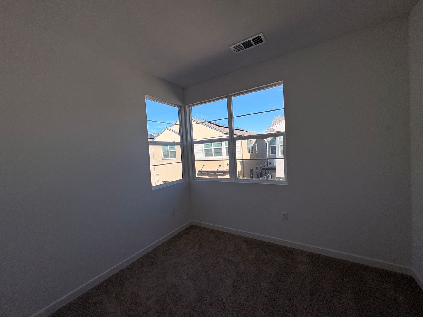 2643 E Hyde Paseo - Ontario - California - 3 bed, 2.5 bath rental property
