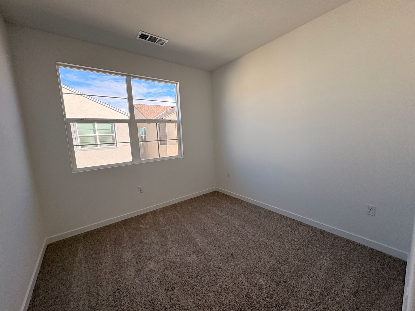 2643 E Hyde Paseo - Ontario - California - 3 bed, 2.5 bath rental property