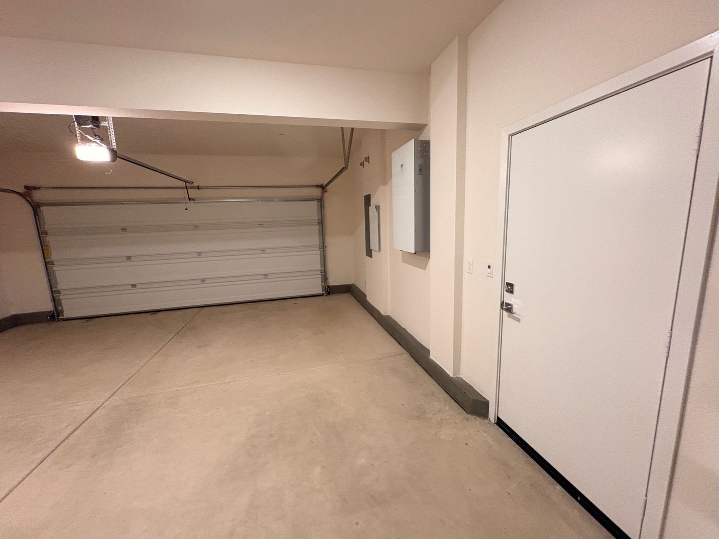 2643 E Hyde Paseo - Ontario - California - 3 bed, 2.5 bath rental property