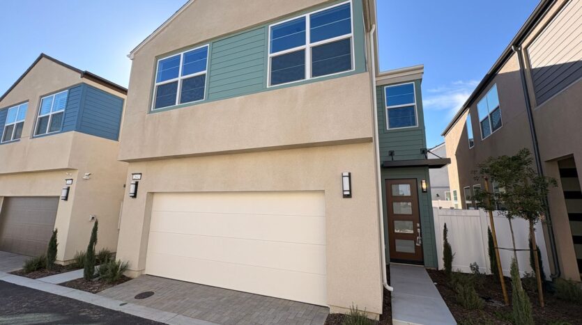 2643 E Hyde Paseo - Ontario - California - 3 bed, 2.5 bath rental property