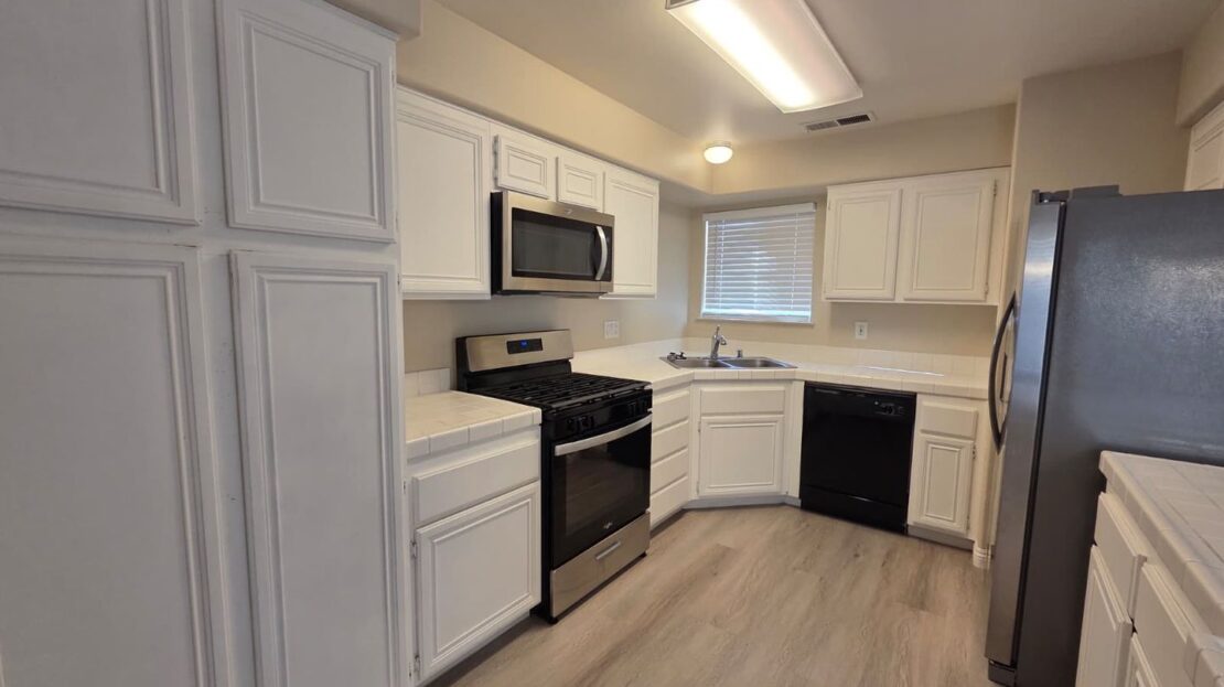 2724 Woodbine av - Henderson - Nevada - 3 bed, 2 bath rental property