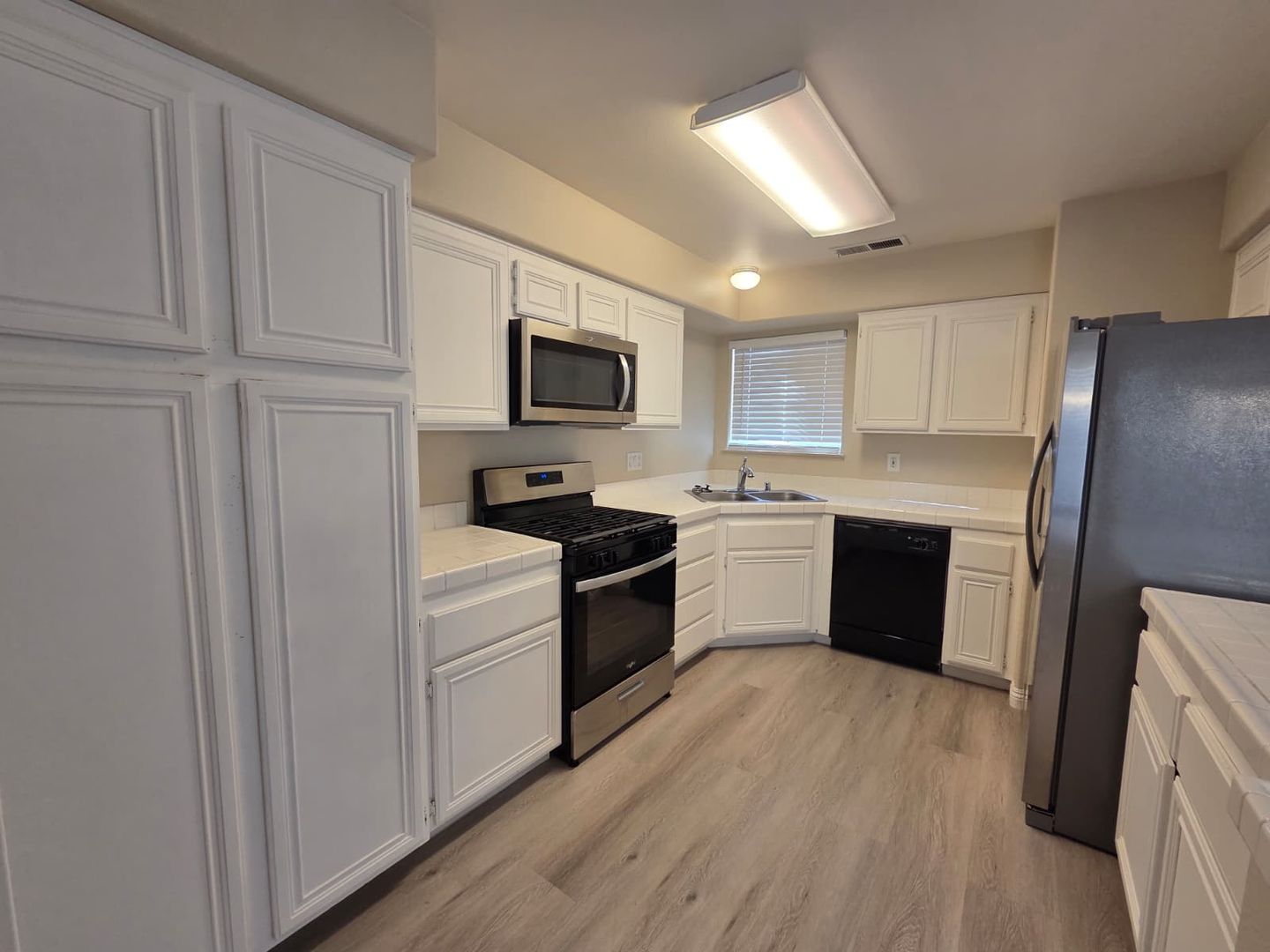 2724 Woodbine av - Henderson - Nevada - 3 bed, 2 bath rental property