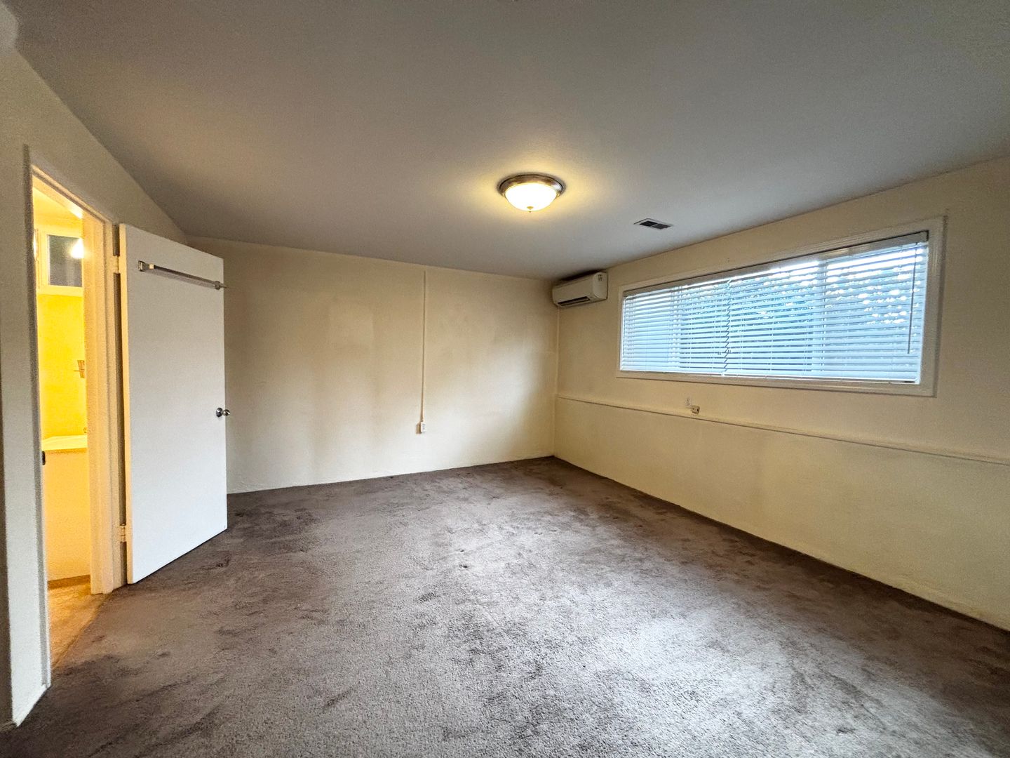 2765-A NW Quimby Street - Portland - Oregon - 1 bed, 1 bath rental property