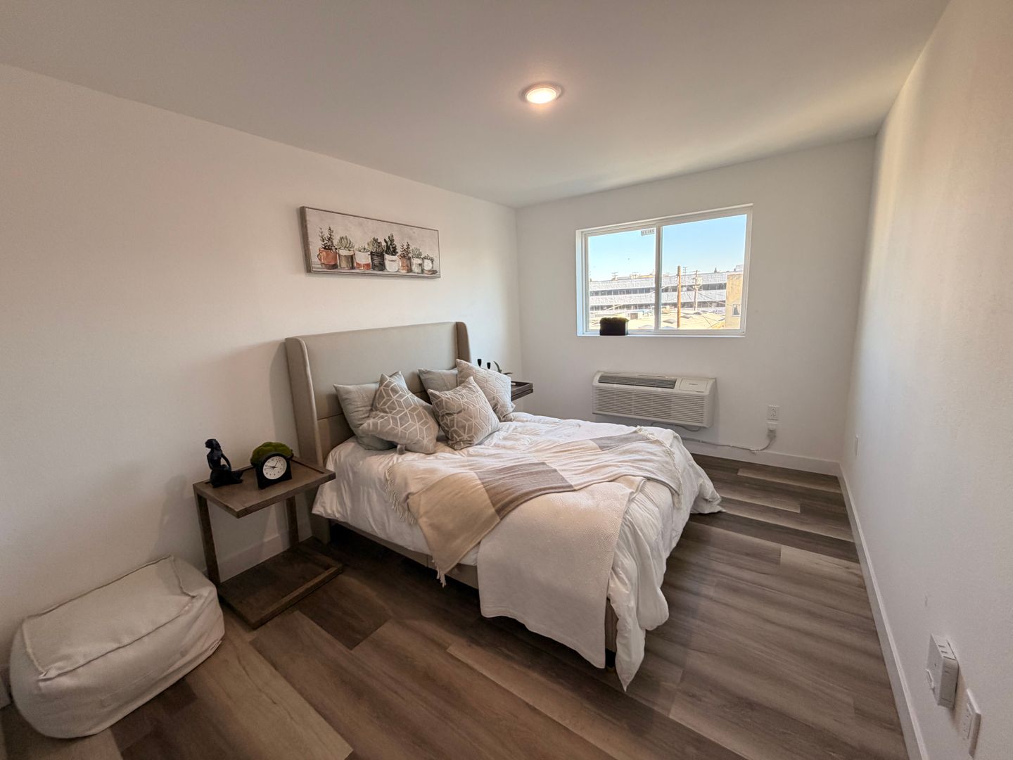 2837 San Marino St.  - Los Angeles - California - 1 bed, 1 bath rental property