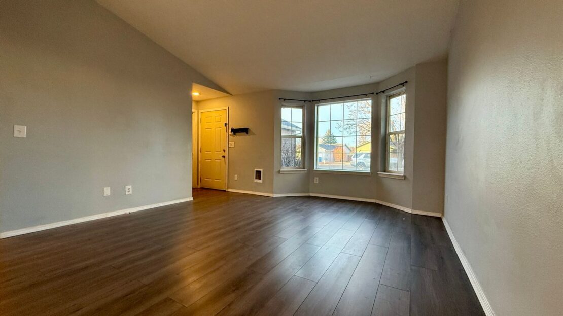 3042 SW Quartz Ave - Redmond - Oregon - 3 bed, 2 bath rental property