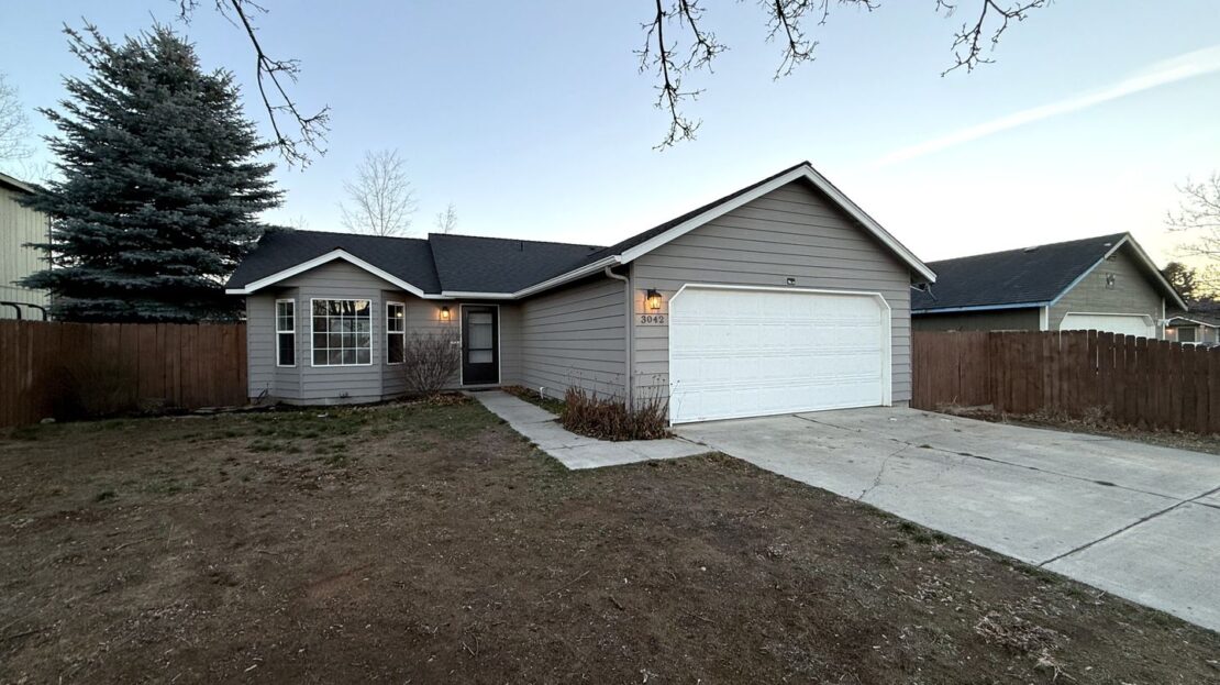 3042 SW Quartz Ave - Redmond - Oregon - 3 bed, 2 bath rental property