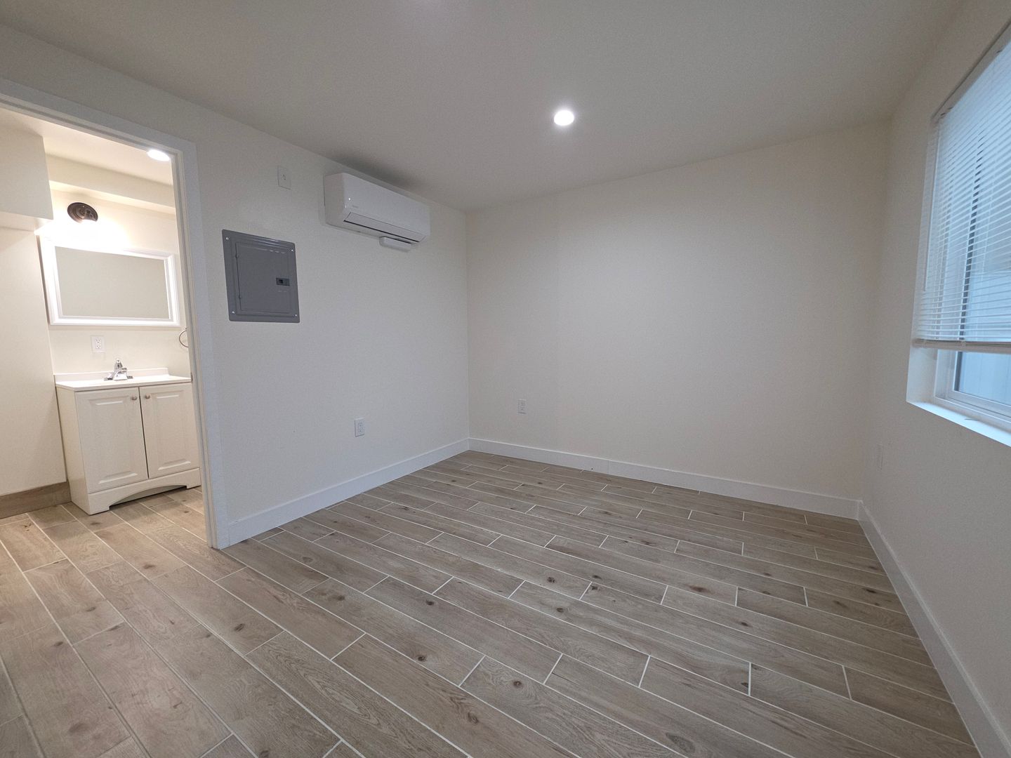 320 Myrtle Street - A - Glendale - California - 1 bed, 1 bath rental property