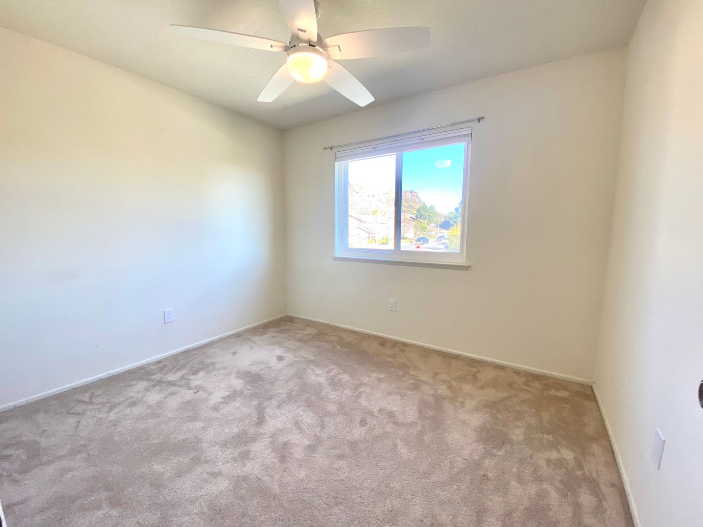 3225 Hidden Creek Ave - Thousand Oaks - California - 3 bed, 3 bath rental property