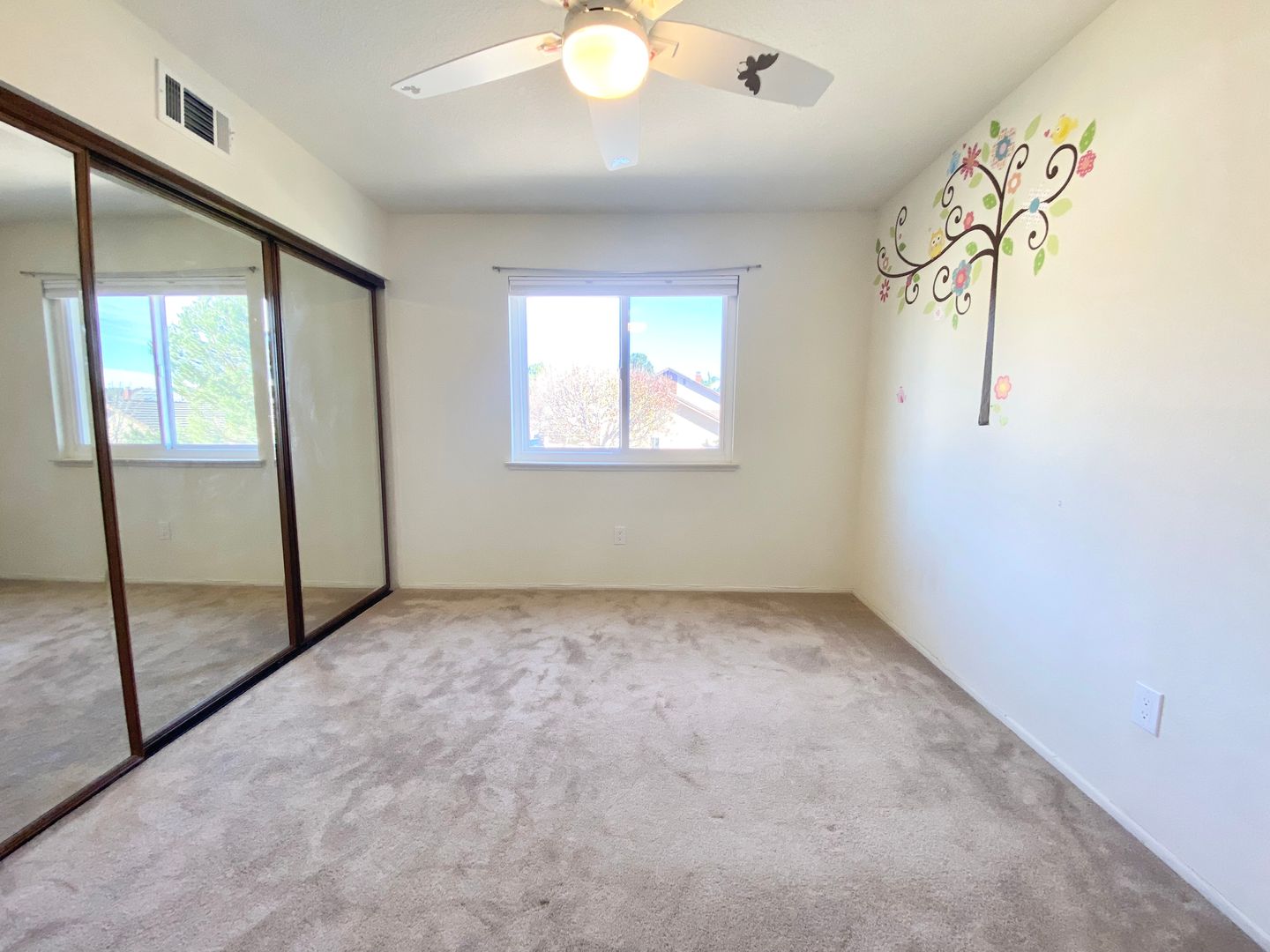 3225 Hidden Creek Ave - Thousand Oaks - California - 3 bed, 3 bath rental property
