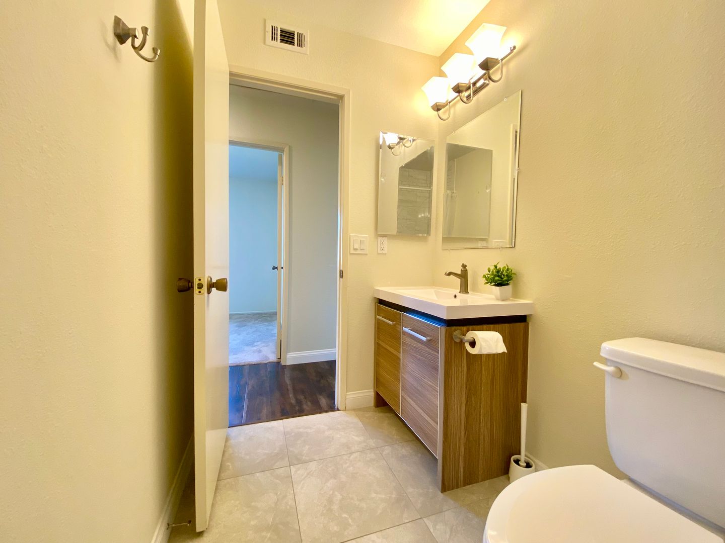 3225 Hidden Creek Ave - Thousand Oaks - California - 3 bed, 3 bath rental property