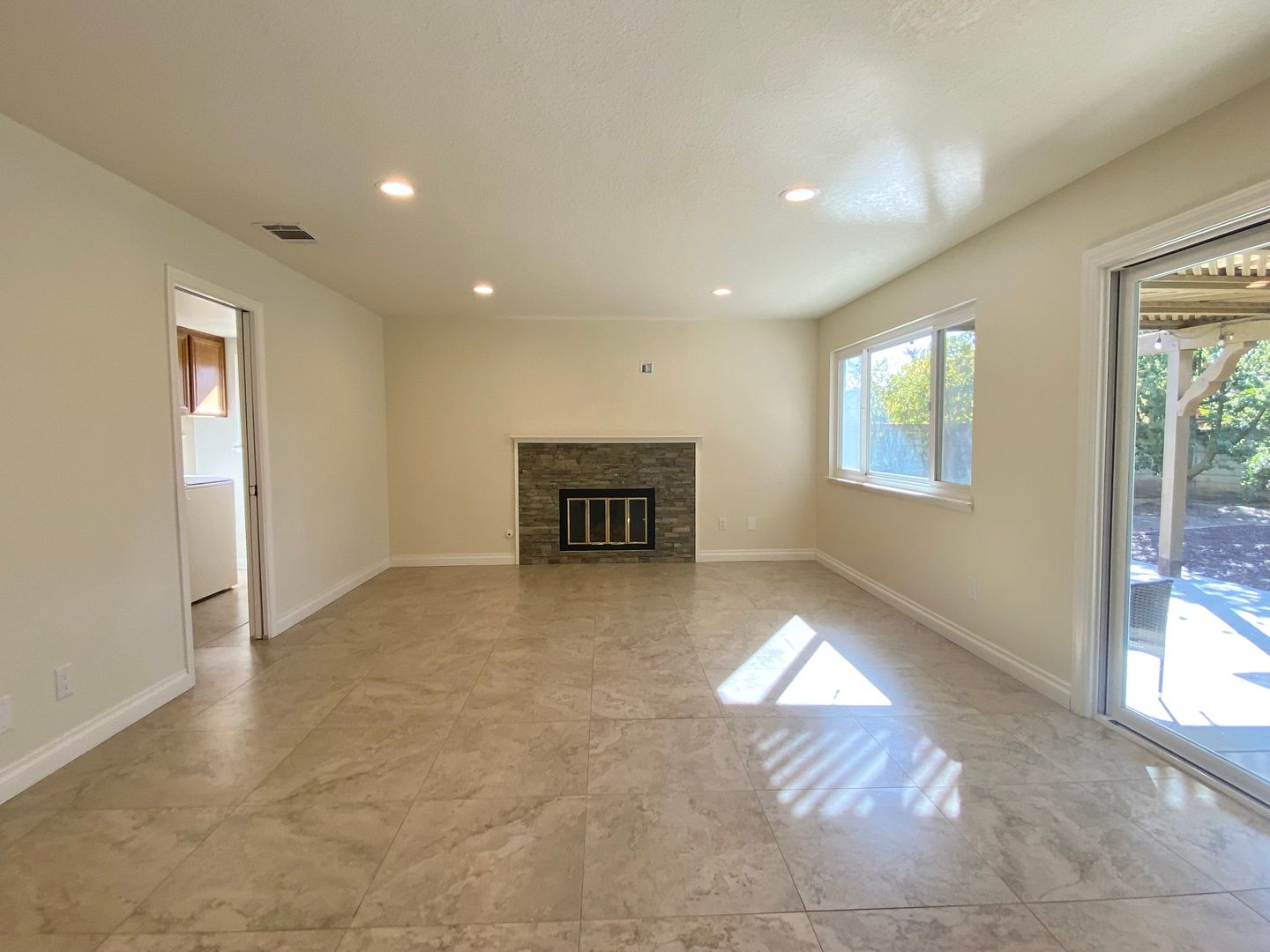 3225 Hidden Creek Ave - Thousand Oaks - California - 3 bed, 3 bath rental property