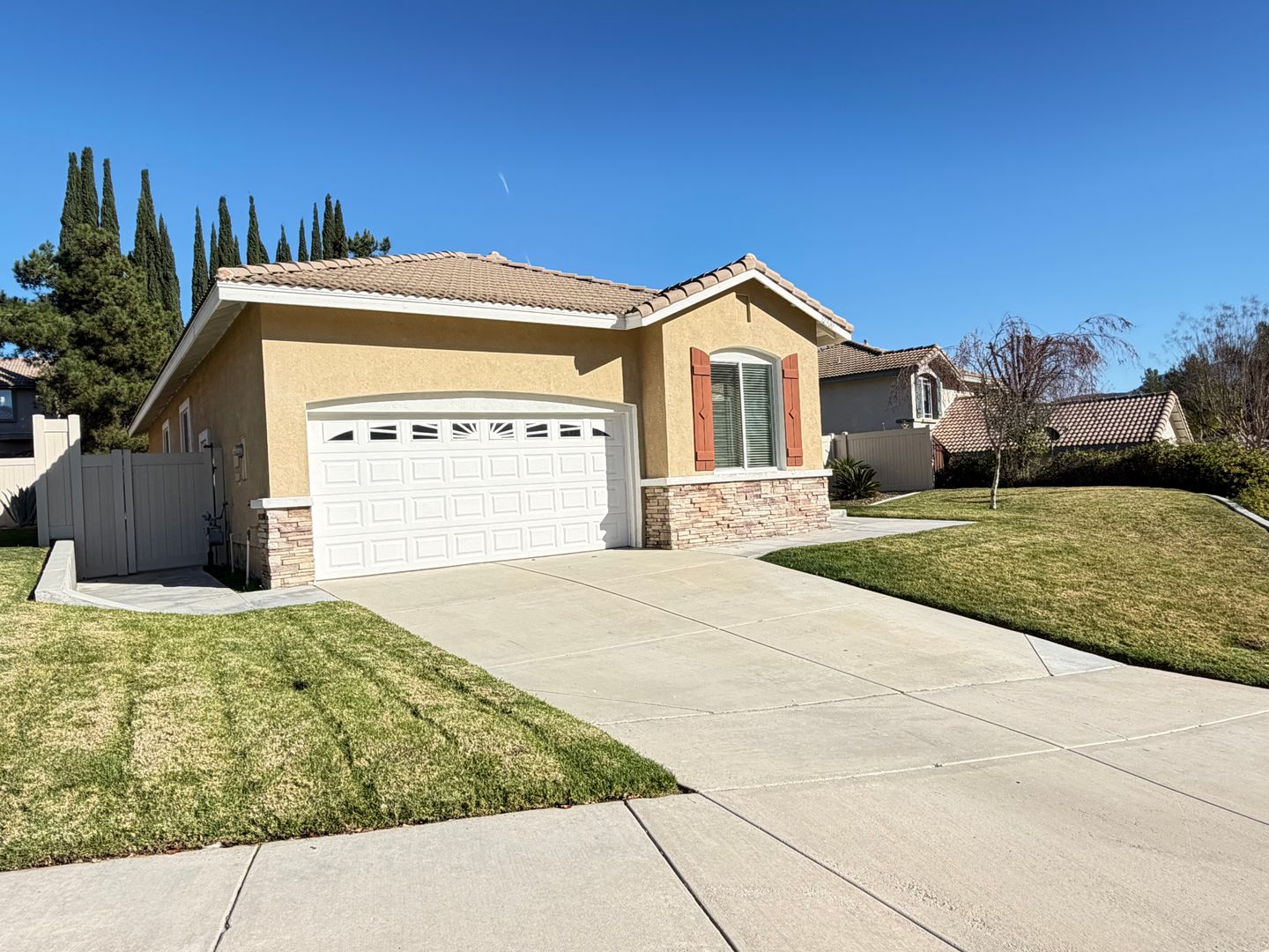 32900 Adelante St - Temecula - California - 4 bed, 2 bath rental property