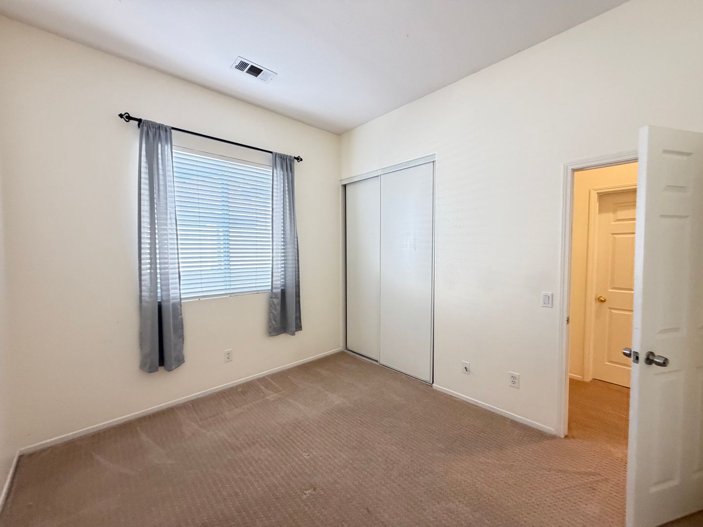 32900 Adelante St - Temecula - California - 4 bed, 2 bath rental property