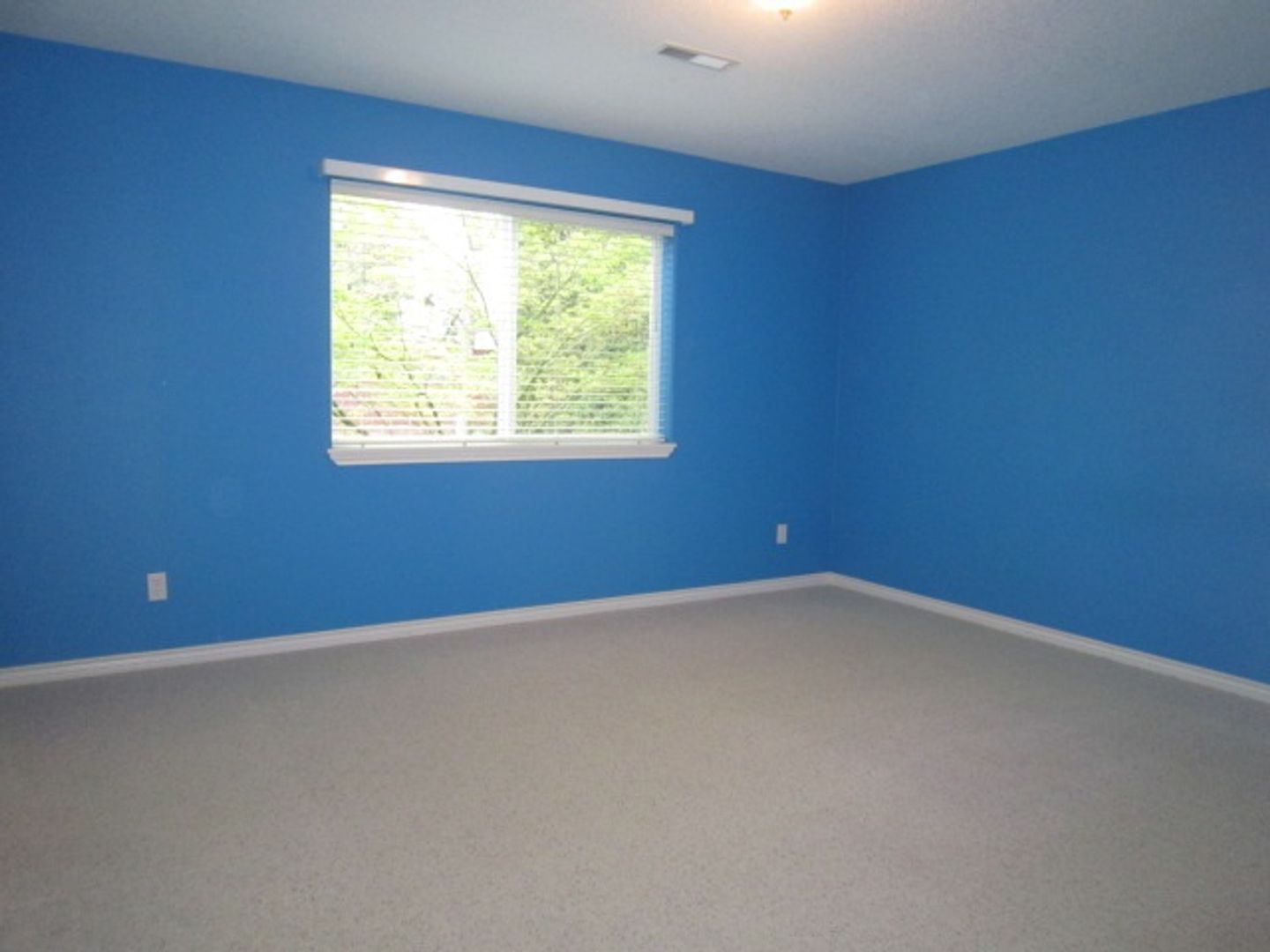 3380 NW Blackcomb Drive - Portland - Oregon - 6 bed, 3 bath rental property