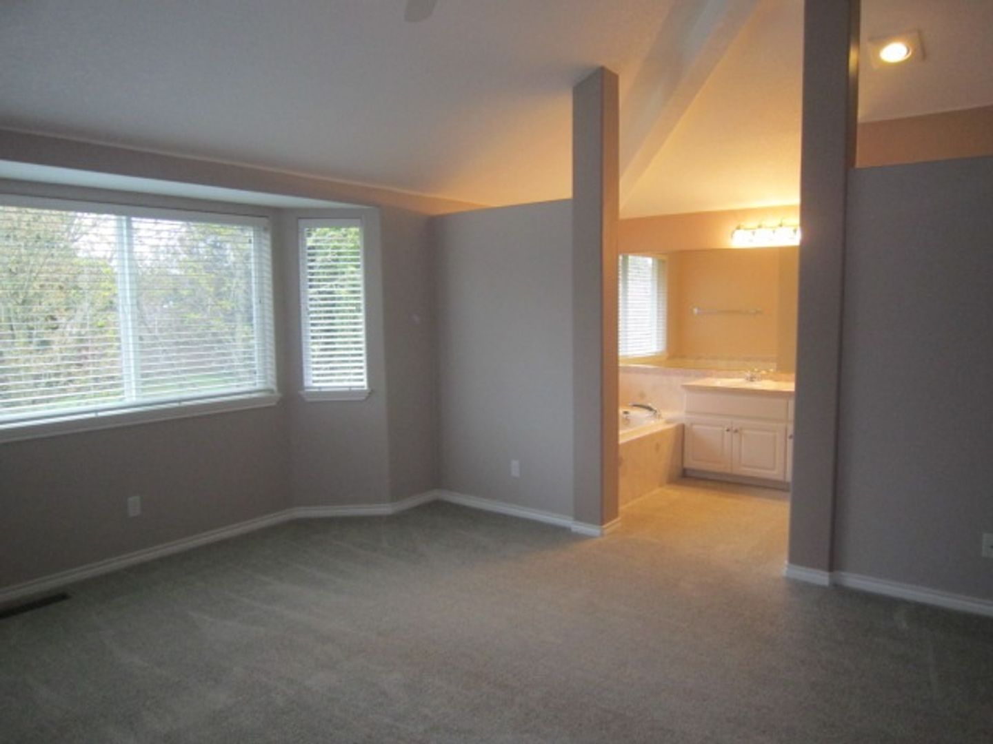 3380 NW Blackcomb Drive - Portland - Oregon - 6 bed, 3 bath rental property