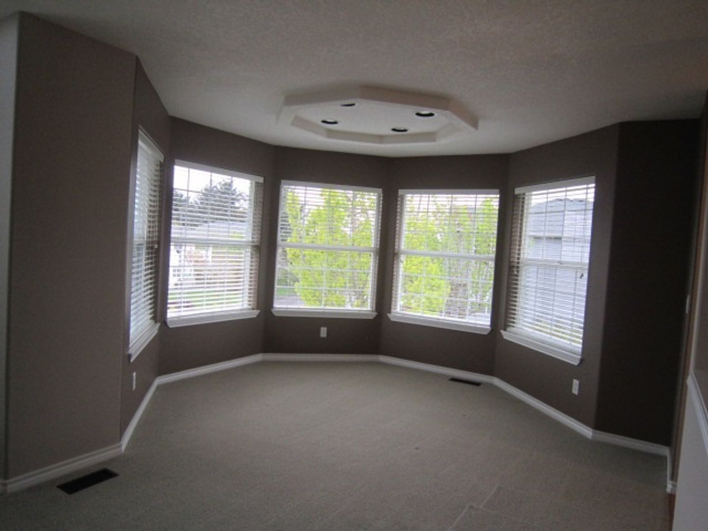 3380 NW Blackcomb Drive - Portland - Oregon - 6 bed, 3 bath rental property
