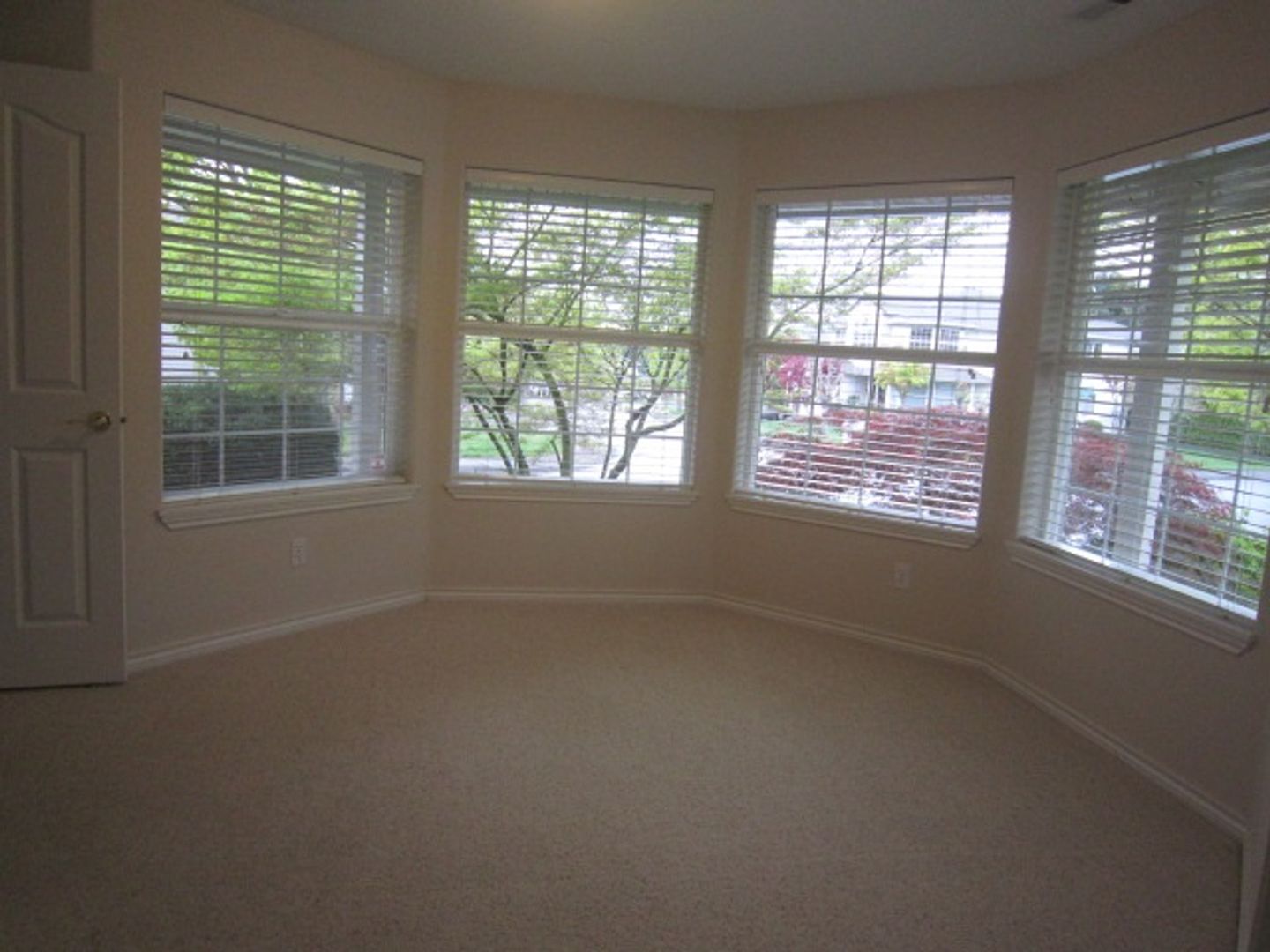 3380 NW Blackcomb Drive - Portland - Oregon - 6 bed, 3 bath rental property