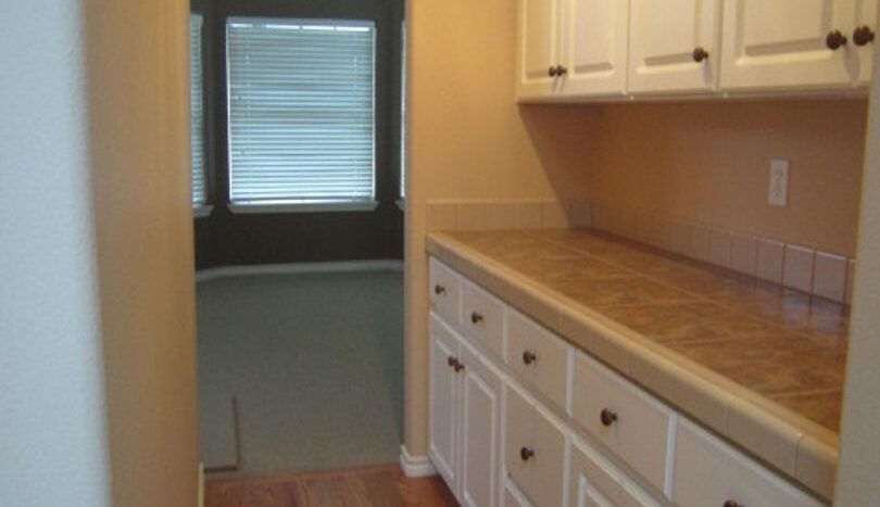 3380 NW Blackcomb Drive - Portland - Oregon - 6 bed, 3 bath rental property