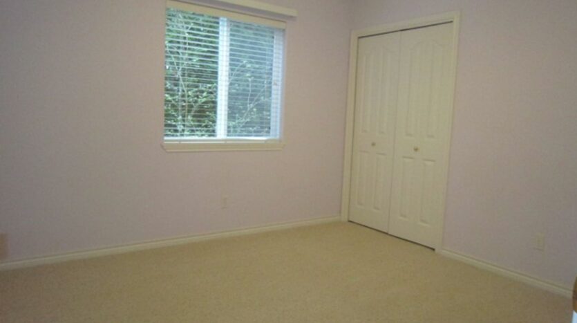 3380 NW Blackcomb Drive - Portland - Oregon - 6 bed, 3 bath rental property