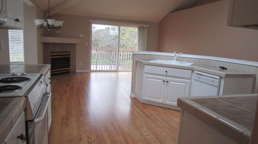 3380 NW Blackcomb Drive - Portland - Oregon - 6 bed, 3 bath rental property