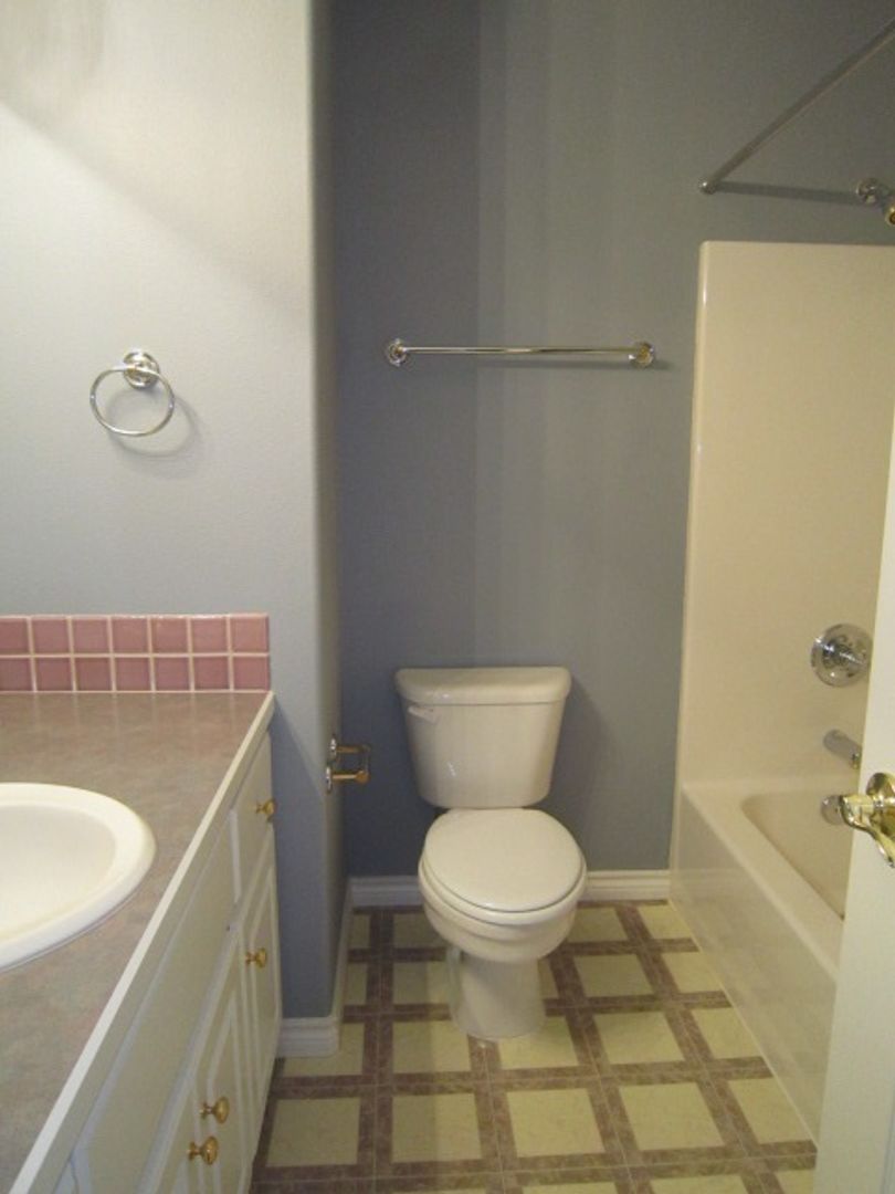 3380 NW Blackcomb Drive - Portland - Oregon - 6 bed, 3 bath rental property