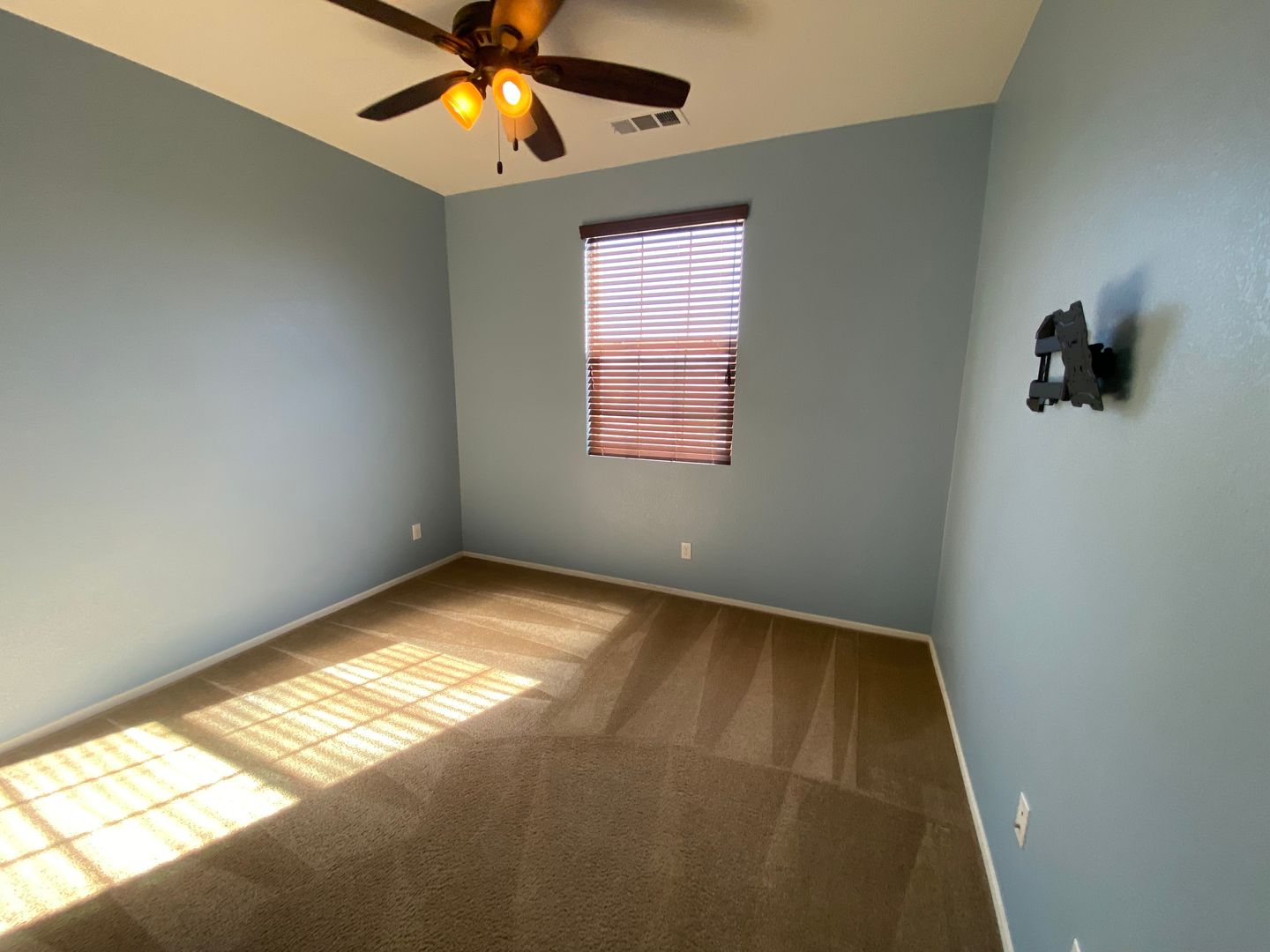 3405 Leopard Ct. - Rosamond - California - 3 bed, 2 bath rental property