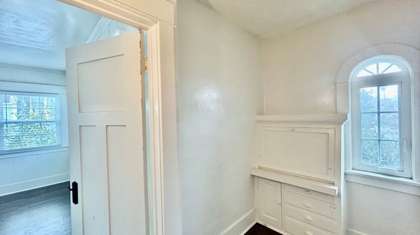 3520-3526  White House Place - Los Angeles - California - 1 bed, 1 bath rental property