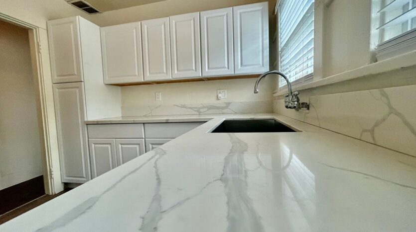 3520-3526  White House Place - Los Angeles - California - 1 bed, 1 bath rental property