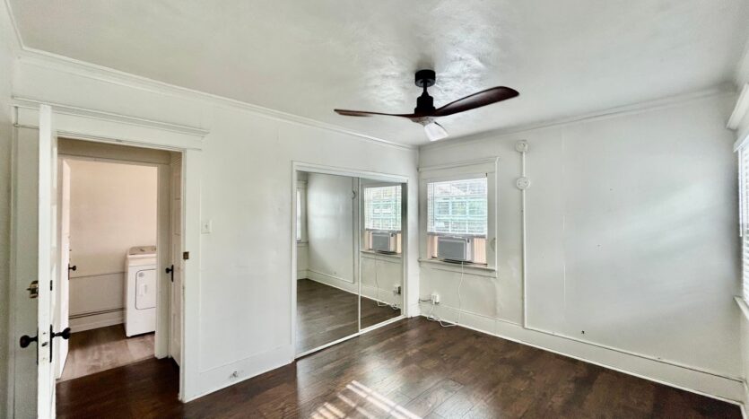 3520-3526  White House Place - Los Angeles - California - 1 bed, 1 bath rental property