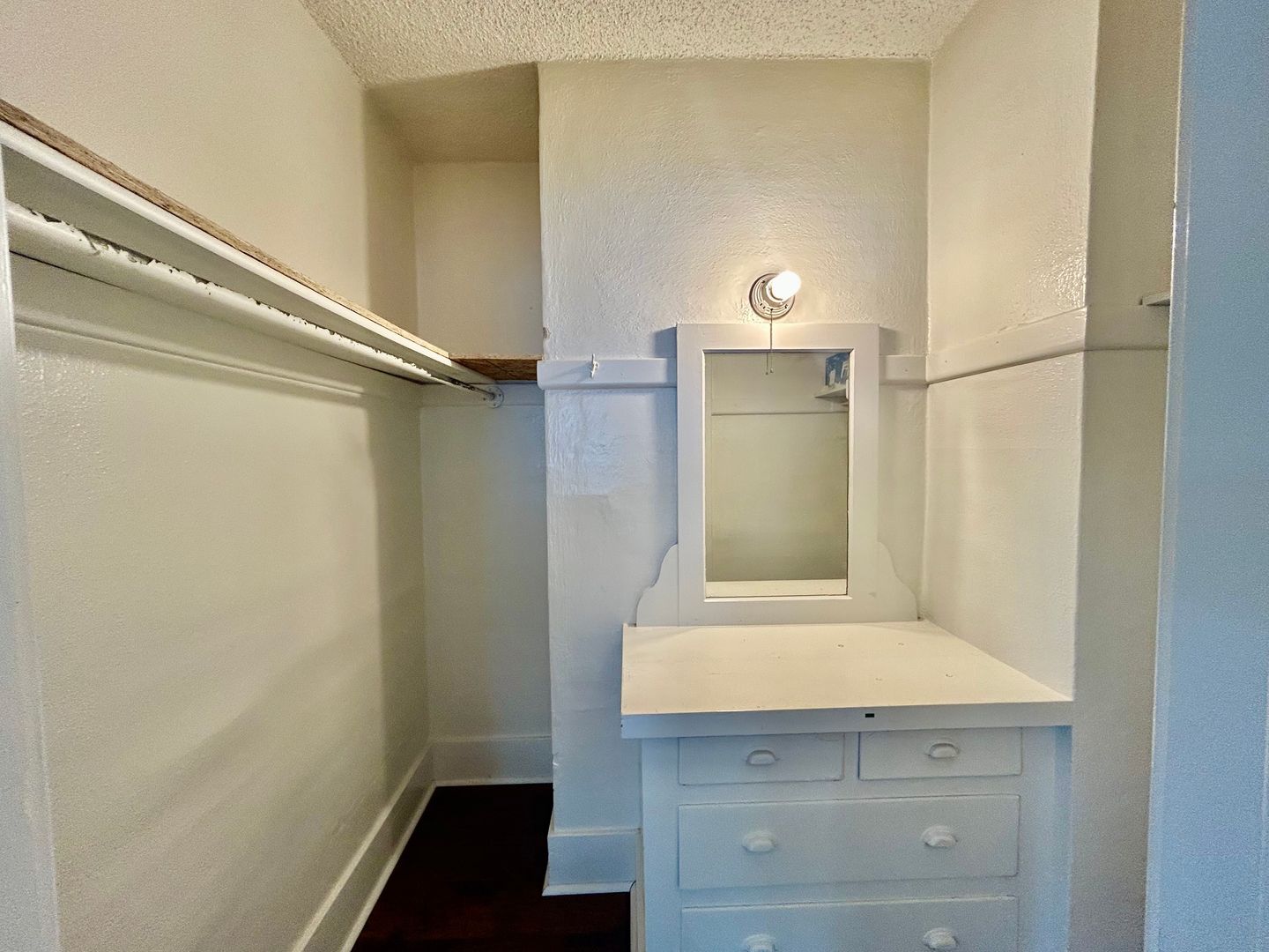 3520-3526  White House Place - Los Angeles - California - 1 bed, 1 bath rental property