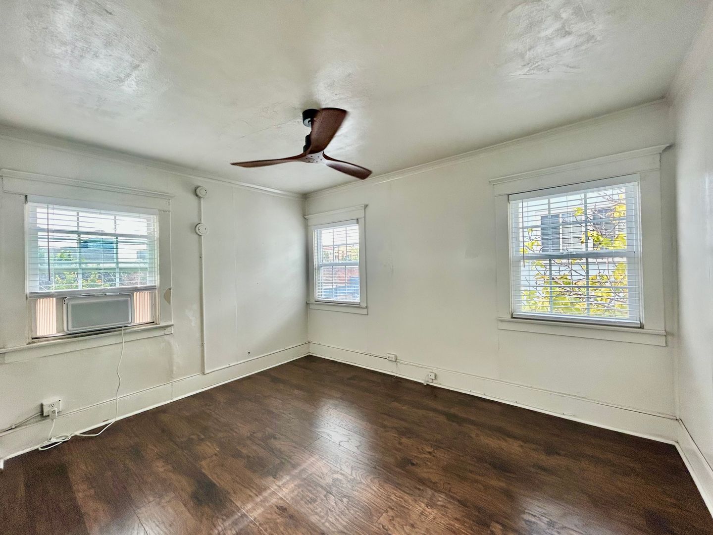 3520-3526  White House Place - Los Angeles - California - 1 bed, 1 bath rental property