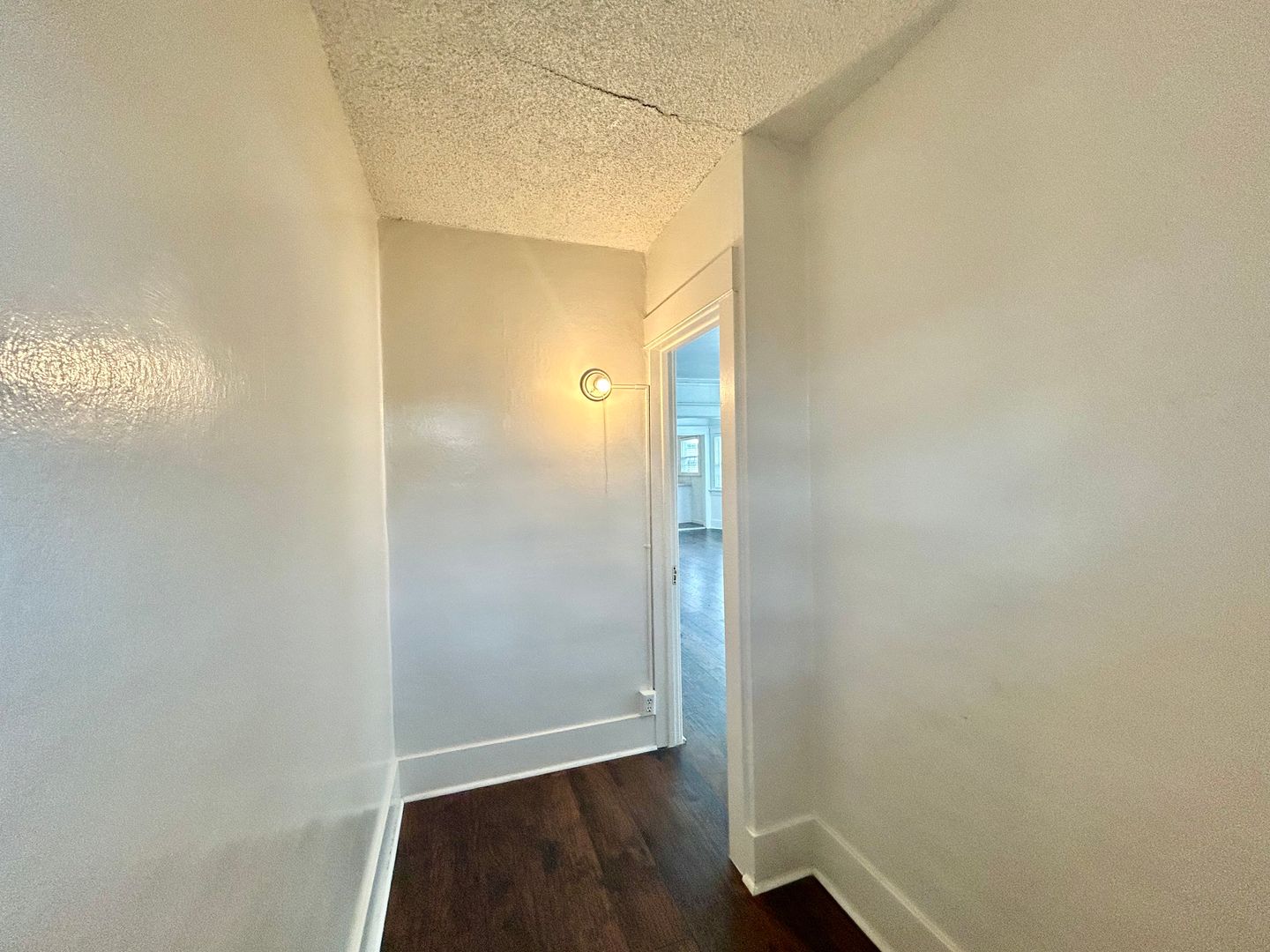 3520-3526  White House Place - Los Angeles - California - 1 bed, 1 bath rental property