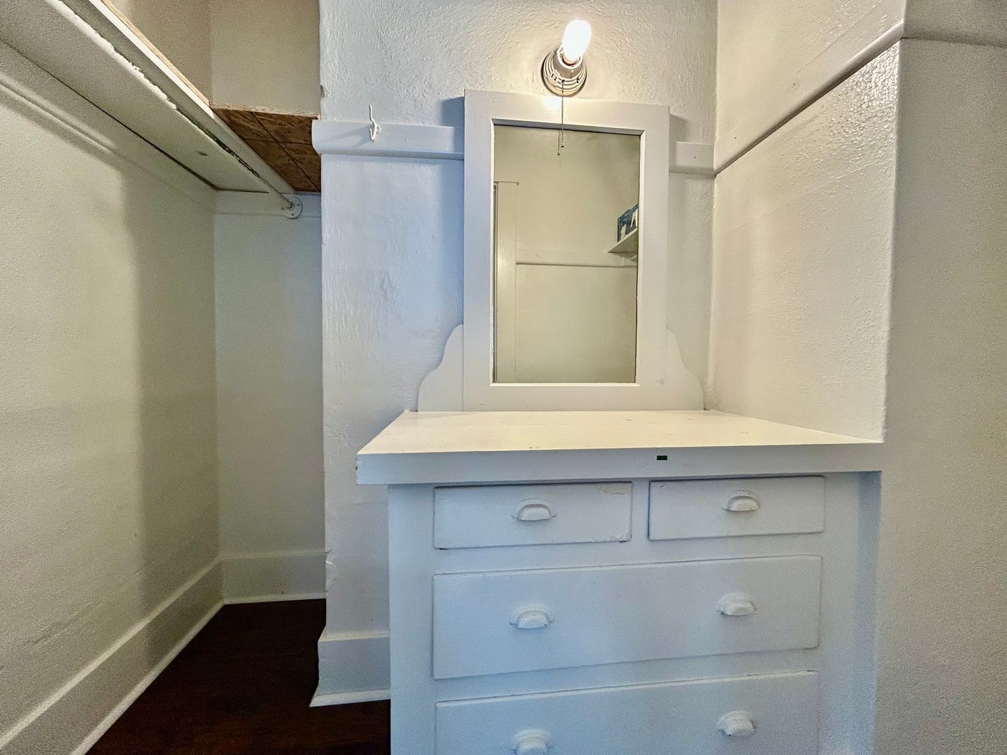 3520-3526  White House Place - Los Angeles - California - 1 bed, 1 bath rental property