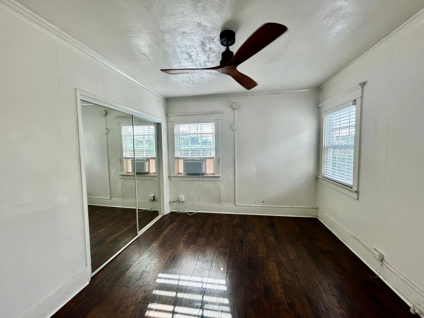3520-3526  White House Place - Los Angeles - California - 1 bed, 1 bath rental property
