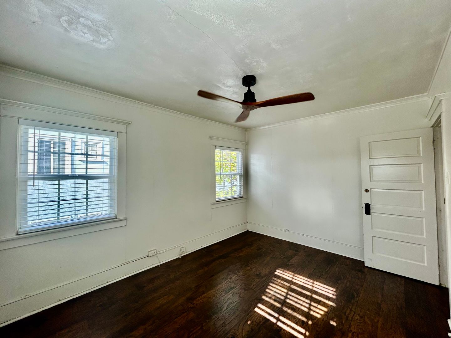 3520-3526  White House Place - Los Angeles - California - 1 bed, 1 bath rental property