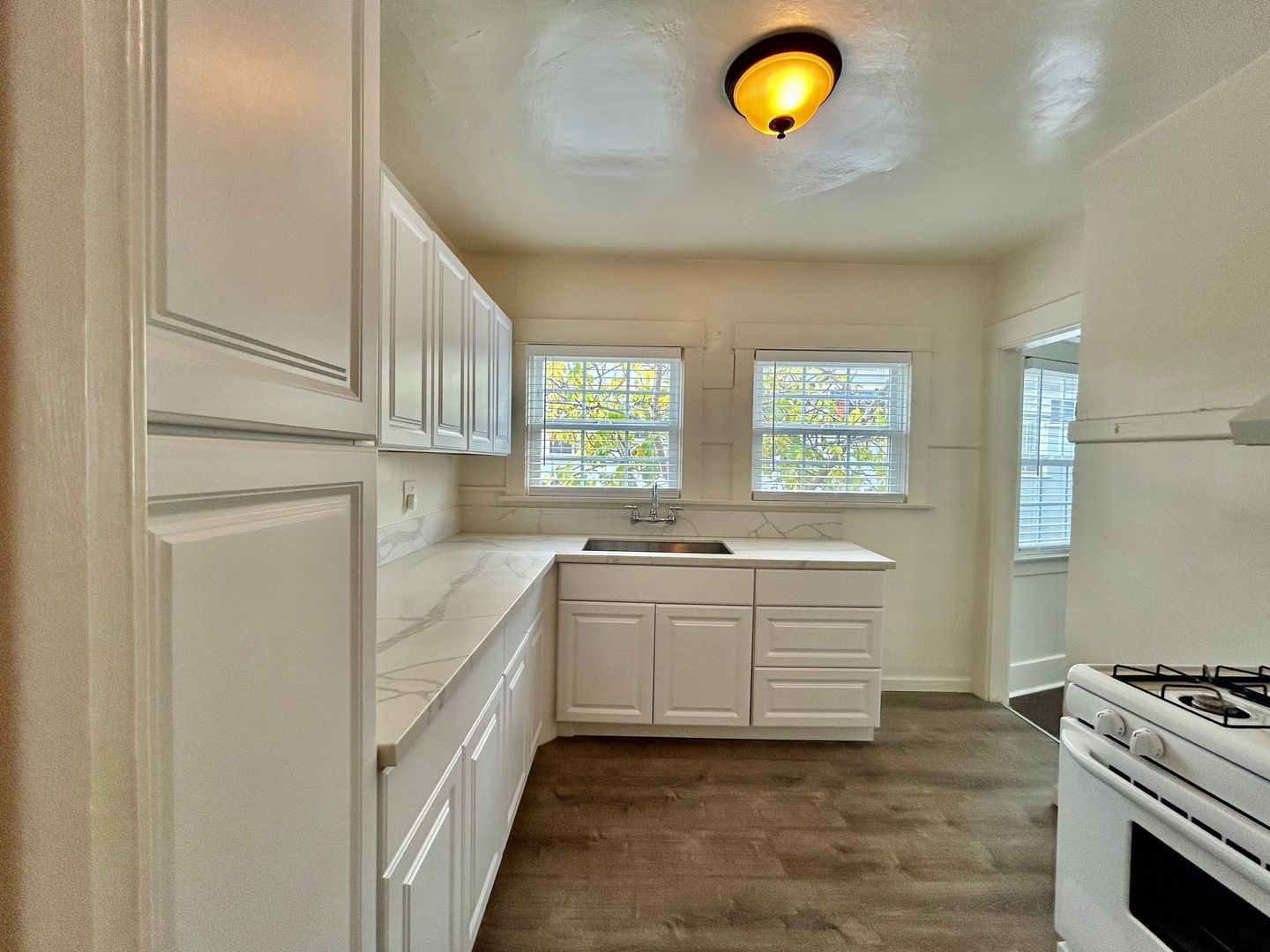 3520-3526  White House Place - Los Angeles - California - 1 bed, 1 bath rental property