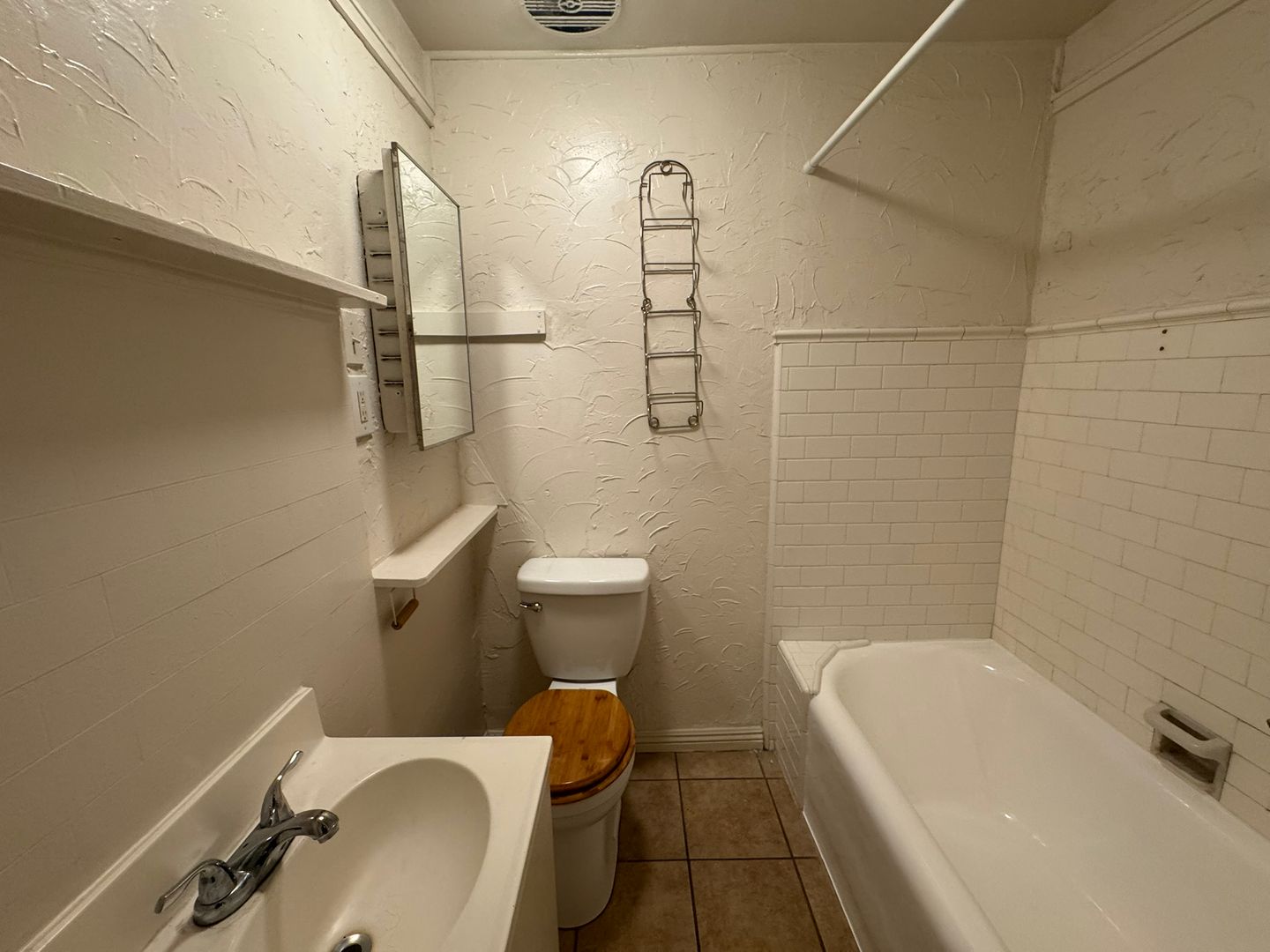 361 Walnut Ave  - Long Beach - California - 1 bath rental property