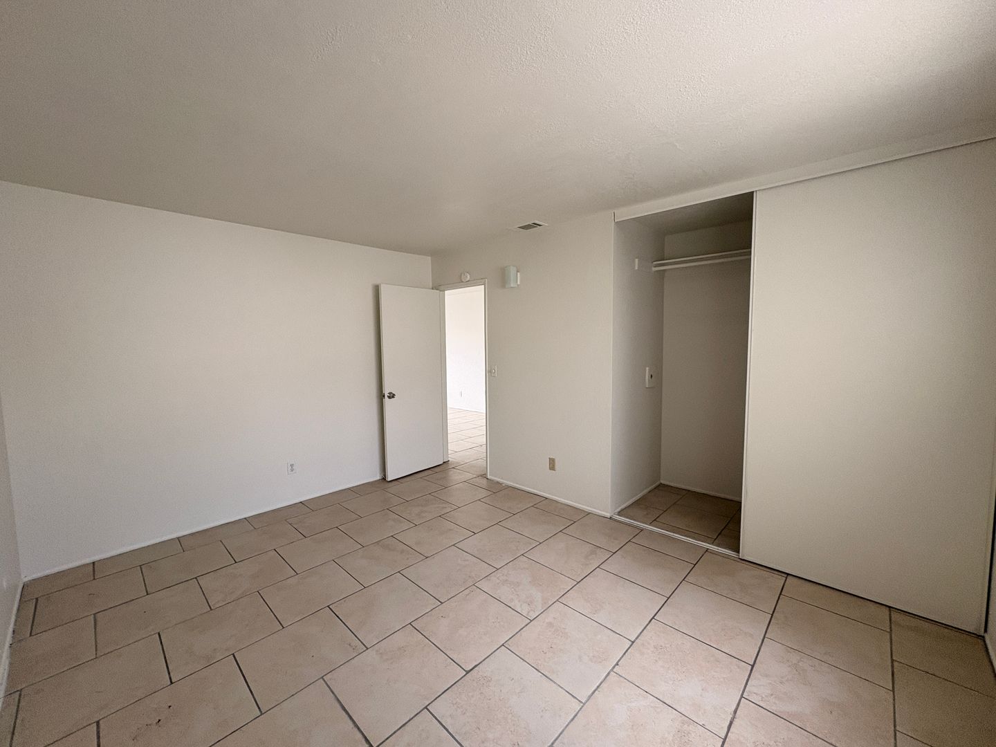 3771 Harvill Ln - Riverside - California - 1 bed, 1 bath rental property
