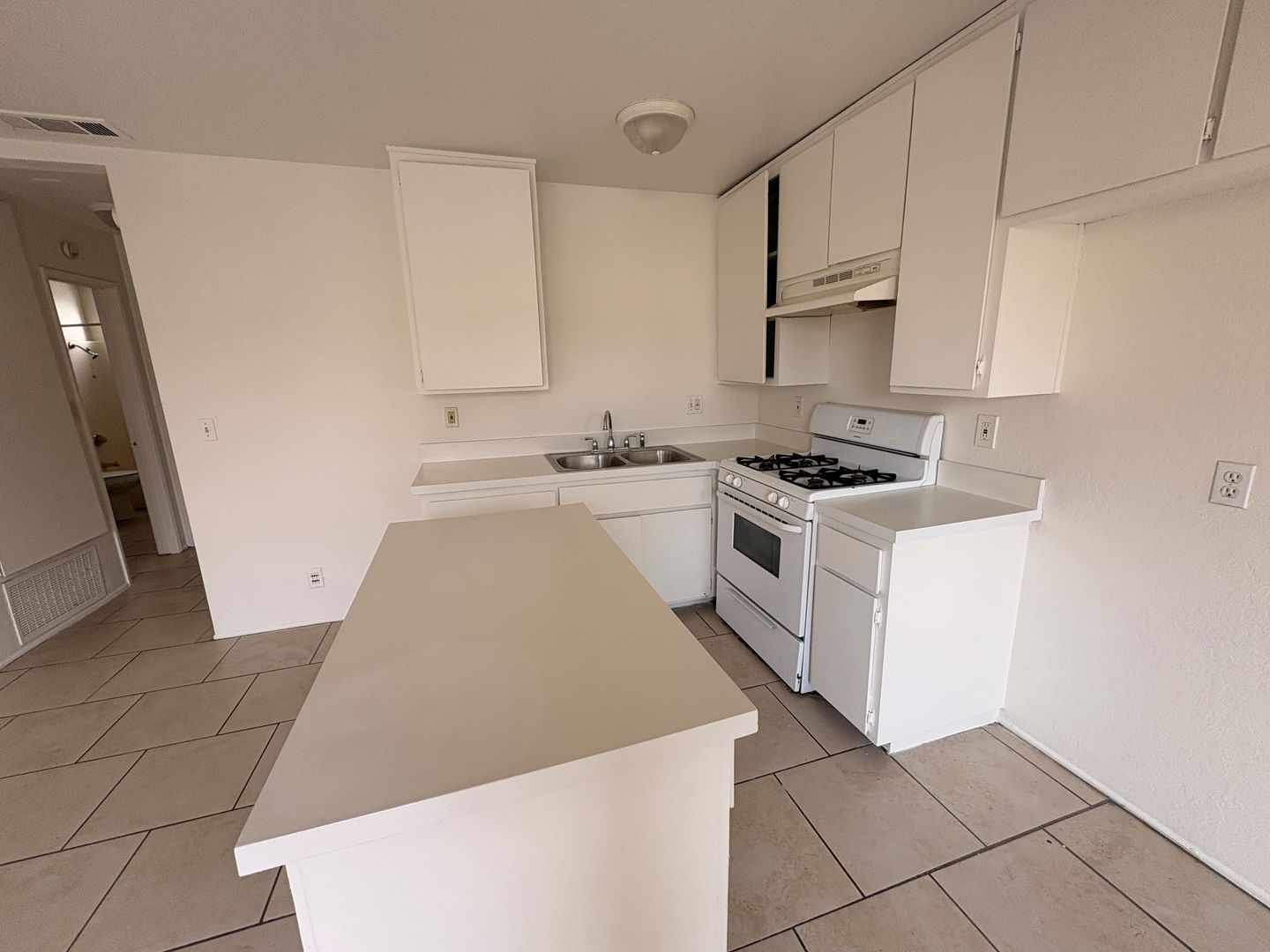 3771 Harvill Ln - Riverside - California - 1 bed, 1 bath rental property