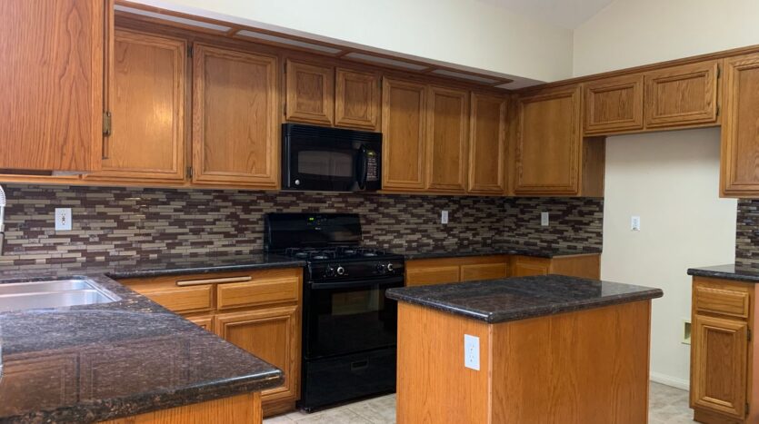 39567 Willowbend Dr - Murrieta - California - 3 bed, 2 bath rental property