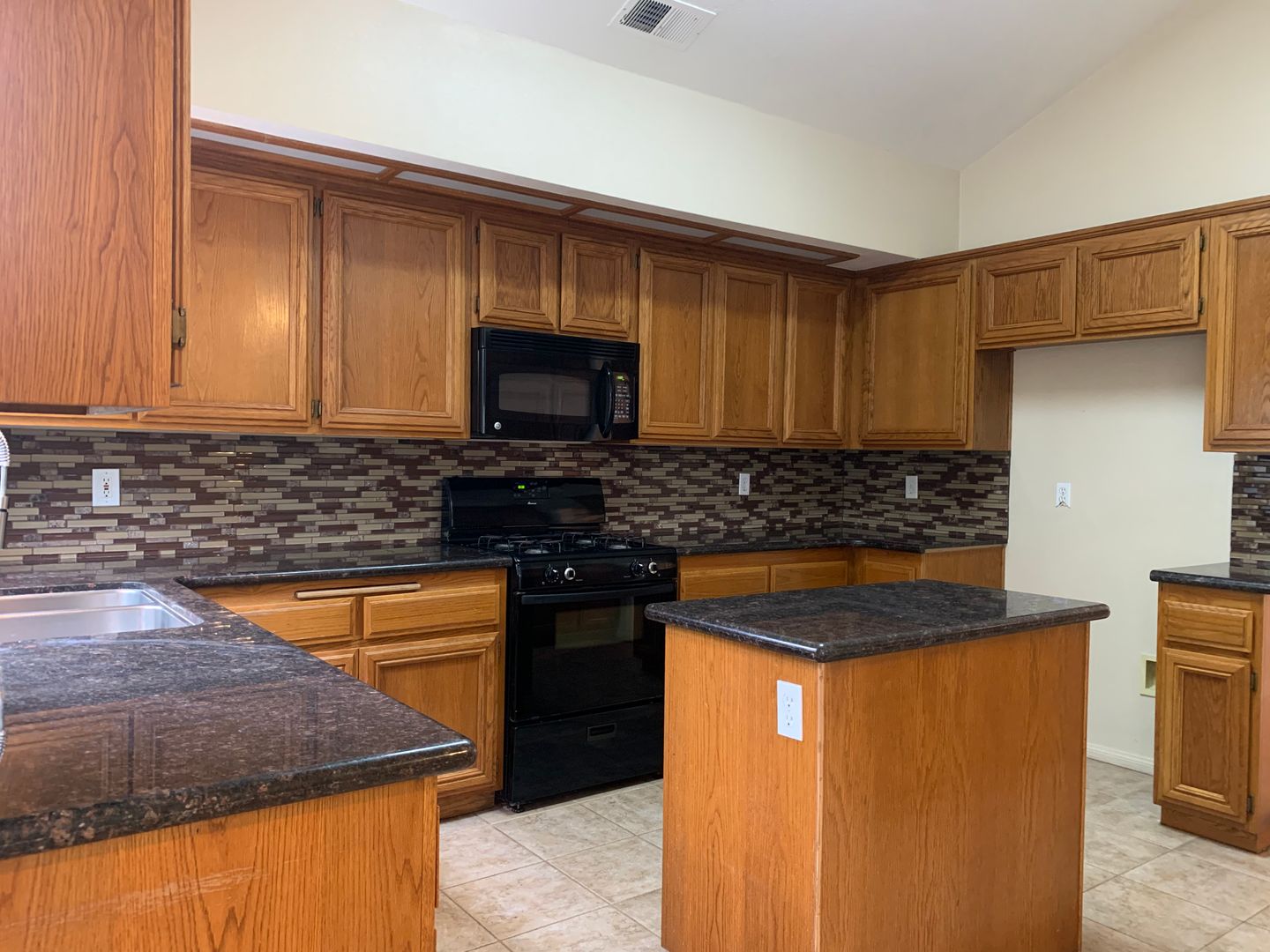 39567 Willowbend Dr - Murrieta - California - 3 bed, 2 bath rental property