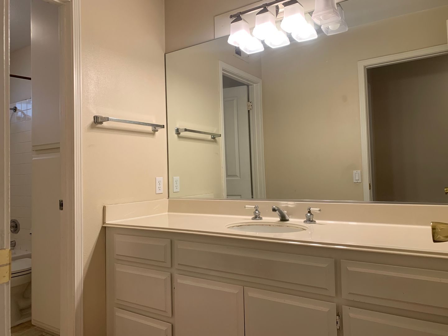 39567 Willowbend Dr - Murrieta - California - 3 bed, 2 bath rental property