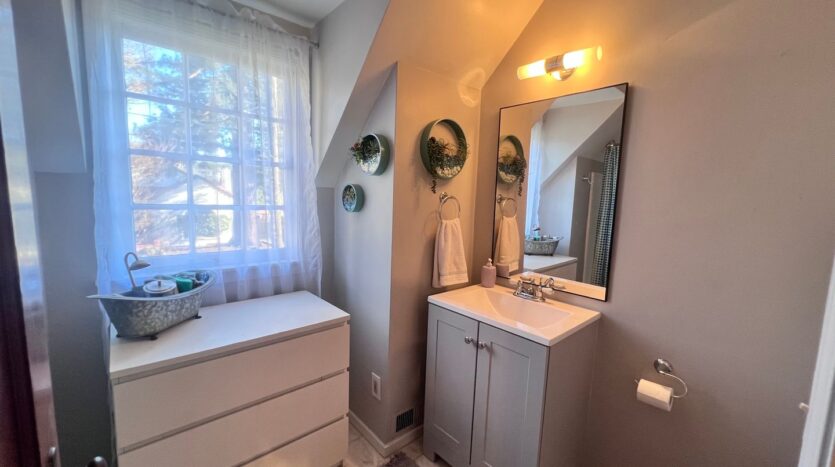 3987 Turnley Ave - Oakland - California - 4 bed, 2 bath rental property