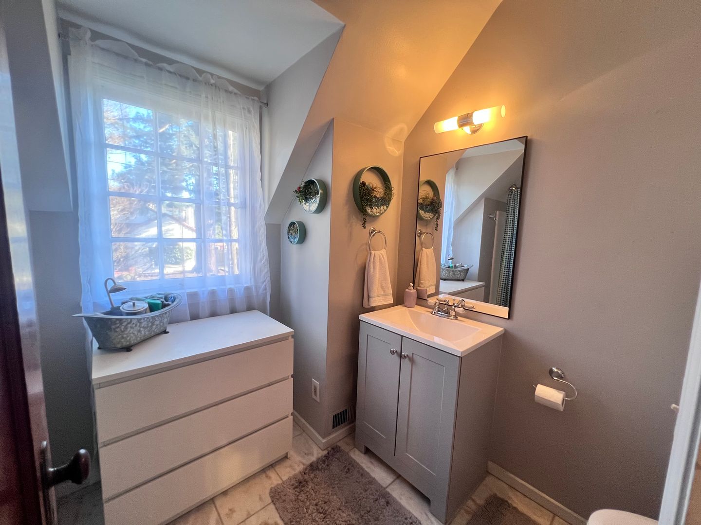 3987 Turnley Ave - Oakland - California - 4 bed, 2 bath rental property