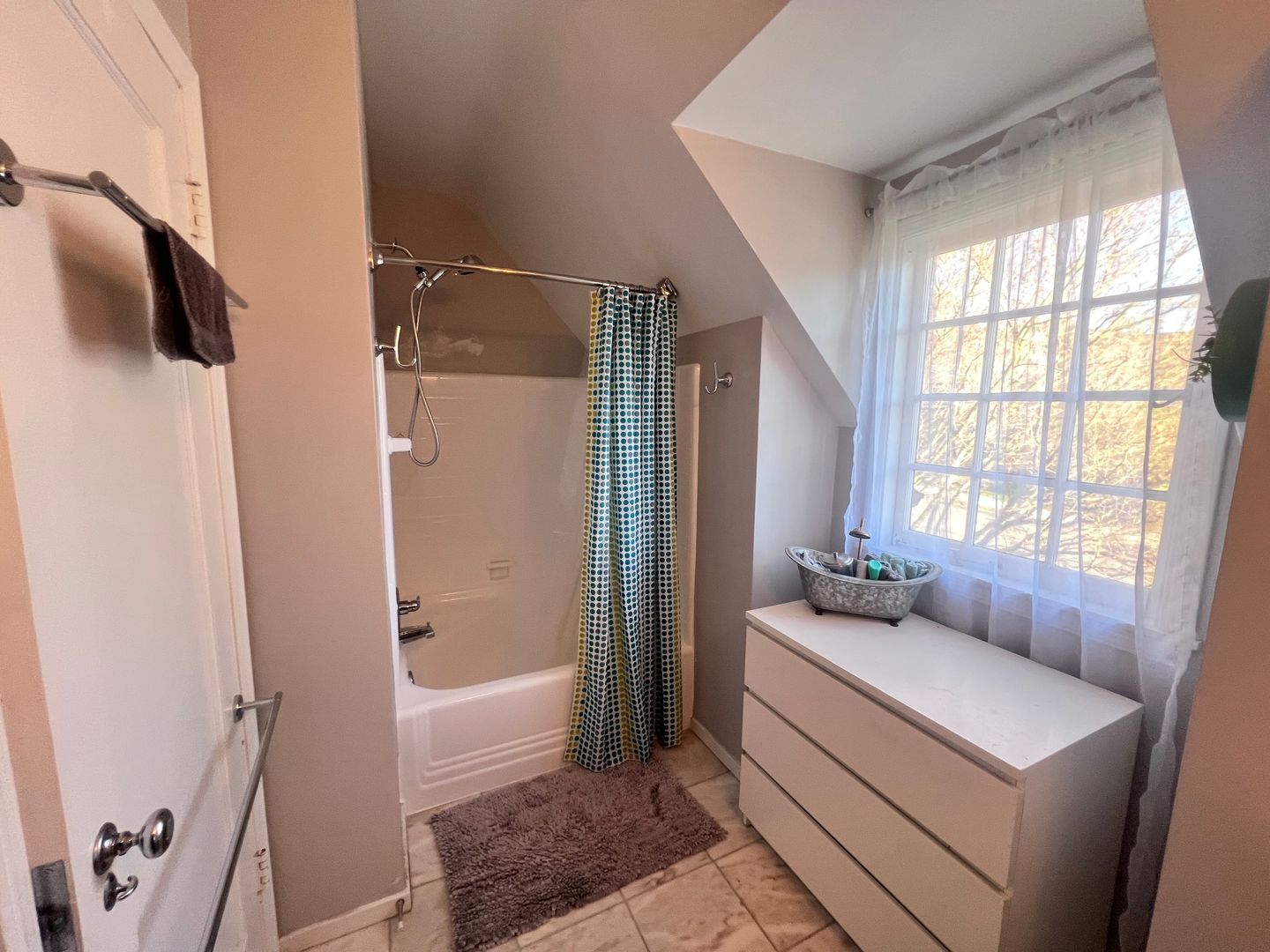 3987 Turnley Ave - Oakland - California - 4 bed, 2 bath rental property